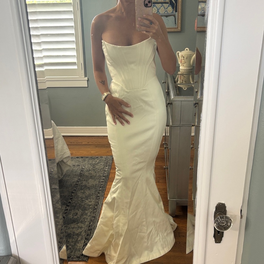 House of CB Ines Ivory Strapless Mermaid Wedding Gown - Picture 4 of 8